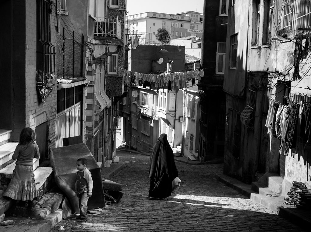 Black Burka, Balat - Istanbul
