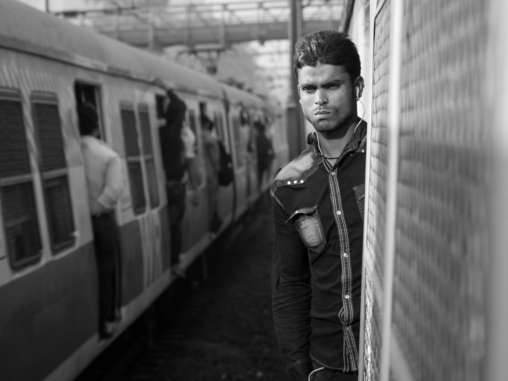 Tough guy on a train, Mahal - Mumbai